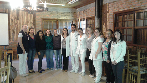 Equipe de RH e enfermagem do setor 400, juntamente com os Braços Amigos