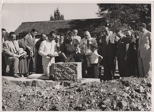 Lançamento da pedra fundamental do Hospital Nossa Senhora de Fátima, em 1955.